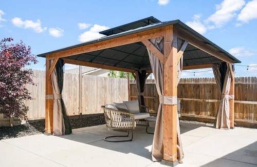 Merced House | Serenity, a tranquil 4-bed, 3-bath home minutes away from UC Merced.