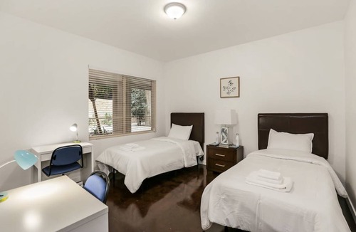 Irvine Business Complex Other | Shared room ∙ 1 bedroom ∙ 2 guests