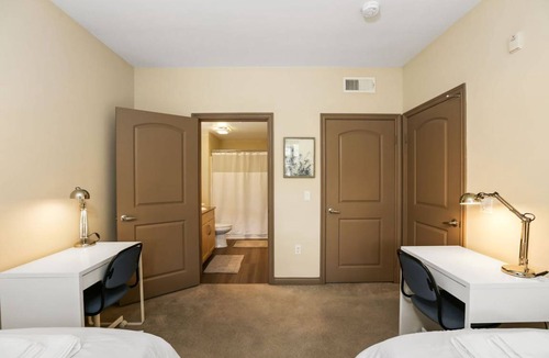Irvine Business Complex Other | Shared room ∙ 1 bedroom ∙ 1 guest