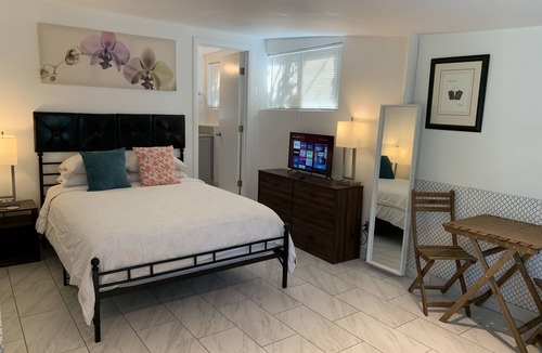 Alhambra House | Shabby Chic Studio in LA Hills