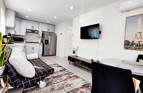 Walnut Apartment | shd-gro-wlnt20235-wos-1-1