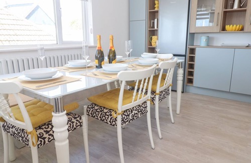 Praa Sands Cottage | SHEARWATER, pet friendly, luxury holiday cottage in Praa Sands