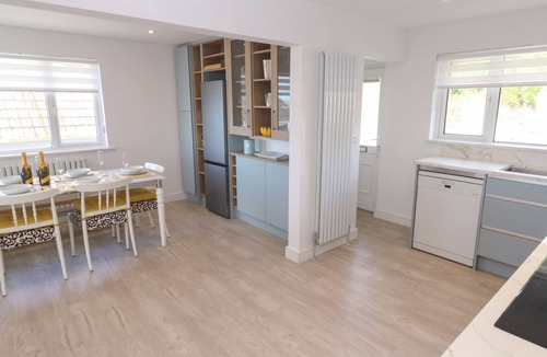 Praa Sands Cottage | SHEARWATER, pet friendly, luxury holiday cottage in Praa Sands