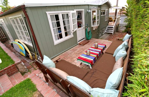 South Laguna Cottage | Short walk to the beach