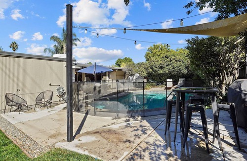Southwestern Sacramento House | Show Stopping Rare Mid Century Modern Eichler Home!