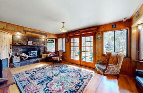 Pla-Vada Woodlands House | Sierra Secret