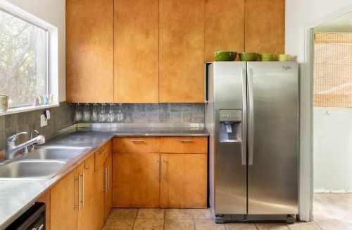 Silver Lake House | Silver Lake Mid-century Nestled In The Treetops