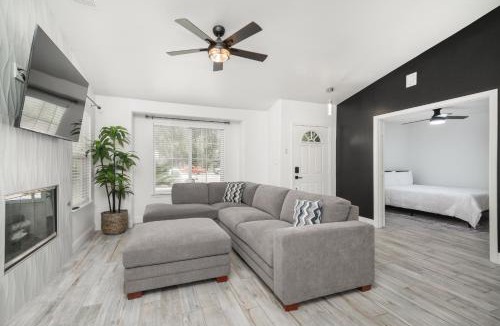Pumpkin Center House | Simple Home for Work or Travel