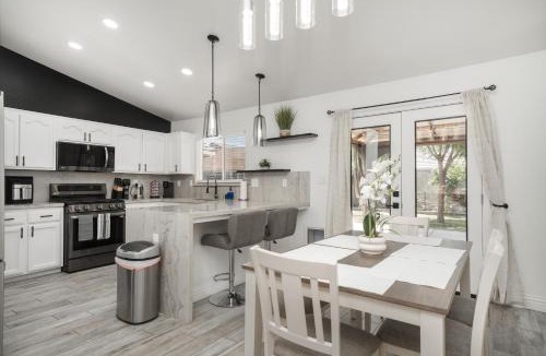 Pumpkin Center House | Simple Home for Work or Travel