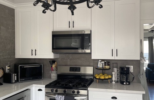 Belmont Shore House | Single fam res. 4 bedroom, 3bath beach house. 9 houses to beach. 2 parking spots