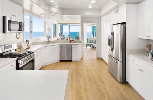 South Oceanside House | Single Family Oceanfront Home with Spa. P1643-0