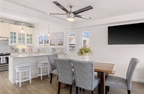 San Diego House | Single Family Retreat | Steps to Bay & Beach | Fireworks Views