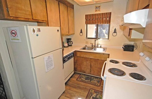 Tahoe Tyrol House | Ski Chalet with Summer Pool Access, Blocks from He