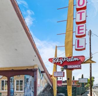Orange Hotel | Sky Palm Motel - Orange