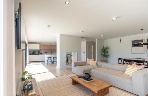 Seaton House | Skyfall