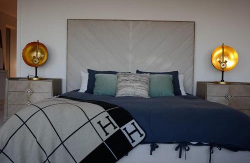 Hollywood Hills West House | Skyline Serenity Luxe Suite-Private Room