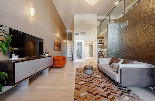 Miracle Mile Apartment | Sleek Art Loft in Beverly Grove