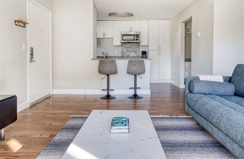 Foster City Apartment | Sleek Foster City Studio w/ Pool, W/D, Gym, near highways, by Blueground