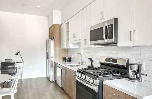 Silver Lake Apartment | Sleek Silverlake 1BR w/W/D & Roof, nr 5 & 10 freeways, by Blueground