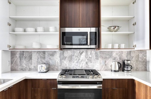 Warner Center Apartment | Sleek Woodland Hills 1BR w/Pool & Gym, near Warner Center, by Blueground