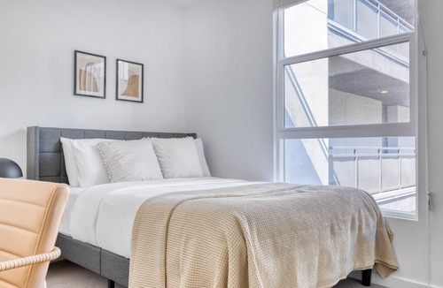 Warner Center Apartment | Sleek Woodland Hills 1BR w/Pool & Gym, near Warner Center, by Blueground
