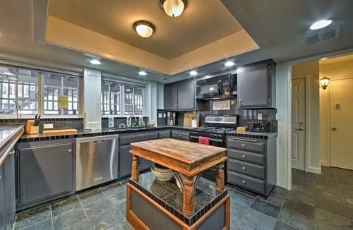 Moonridge House | Sleep under the SLOPES of Bear Mountain! Amazing LOCATION!