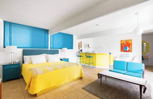 Desert Park Estates Hotel | Sleeps 32, 16-Room Hotel w/Pool | Monkey Tree