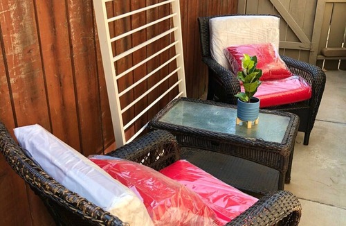 Southeastern Sacramento House | Smart, Eclectic ART HOUSE near UC Davis Med Center