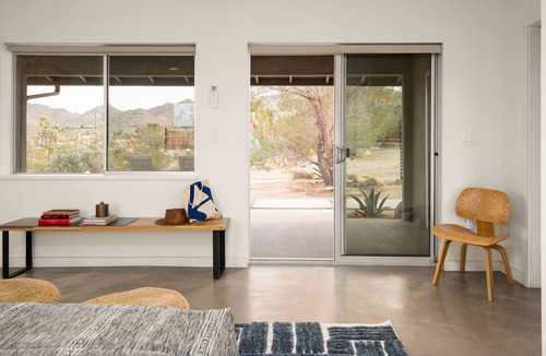 Joshua Tree Highlands House | Smoketree by AvantStay | An Oasis w/ Two Kitchens, Pool, Hot Tub & Air Streamer!