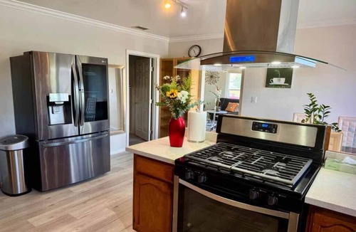 Monterey Park House | Smooth Seamless Stay · 5 Ensuite Bedroom Gem!