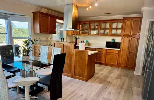 Monterey Park House | Smooth Seamless Stay · 5 Ensuite Bedroom Gem!
