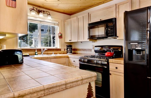 Big Bear Lake Cabin | Snuggle Down Village Cottage at Big Bear Lake