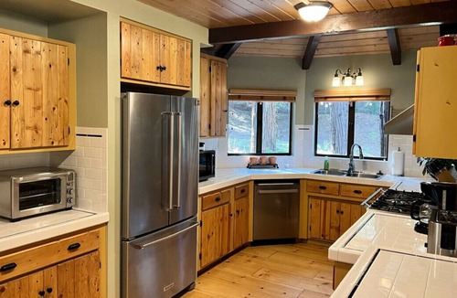 Crestline House | Solitude|Refresh|Connect|Unwind