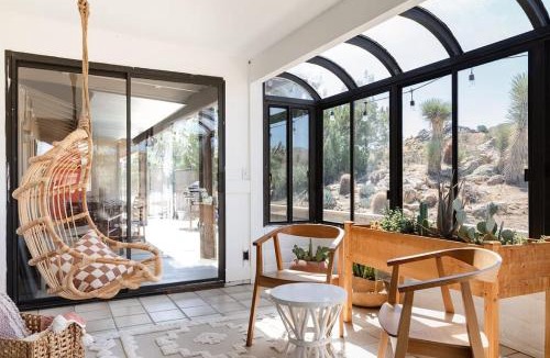 Yucca Valley House | Sommer Ranch I Hiking Trails & Mountain Views