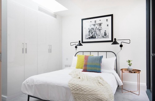 Holborn Apartment | Sonder — Lincoln's Inn Field