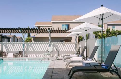 Newport Shores Hotel | Sonder Solarena