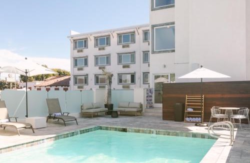 Newport Shores Hotel | Sonder Solarena