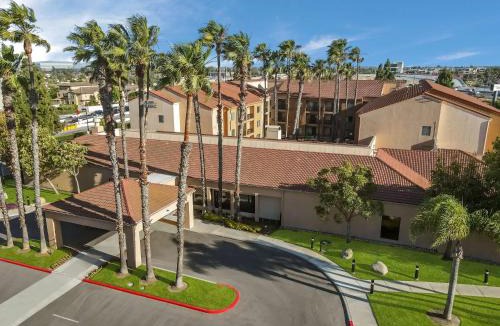 Downtown Village Hotel | Sonesta Select Huntington Beach Fountain Valley