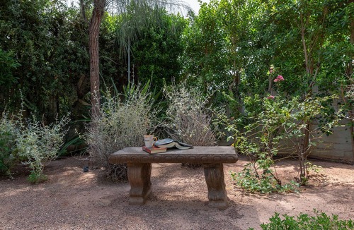 The Movie Colony House | Songwriter's Sanctuary In Movie Colony Neighborhood! Private! Walk to Downtown!