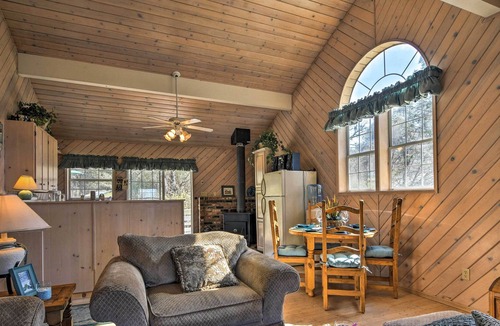Sonora House | Sonora Home on 10 Resort Acres w/ Shared Pool!