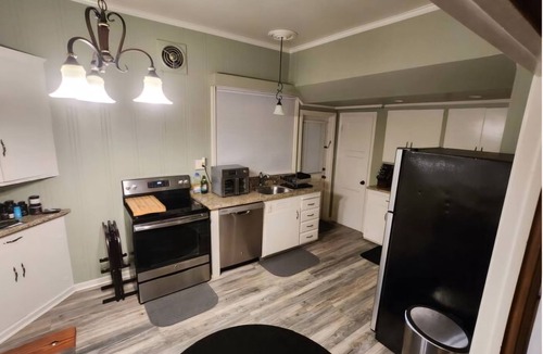 Central San Mateo House | Soothing townhome in San Mateo. 10 mins from sfo airport