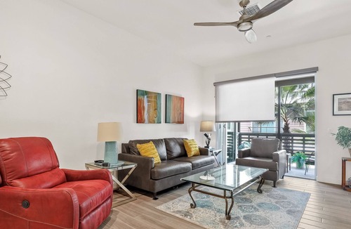 Del Obispo House | Sophisticated New Townhome - Walk to Doheny Beach & Dana Point Harbor