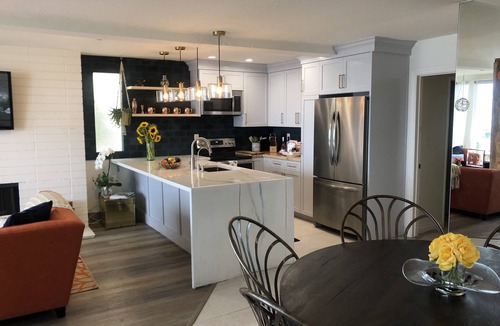 Balboa Island House | South Bayfront Home with Patio and Rooftop