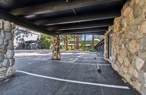 Lakeside Park Apartment | South Lake Chalet #3-New Boutique Suite-Minutes to Heavenly & Lake Tahoe