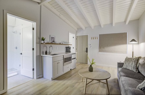 Lakeside Park Apartment | South Lake Chalet #5-New Boutique Suite-Minutes to Heavenly & Lake Tahoe