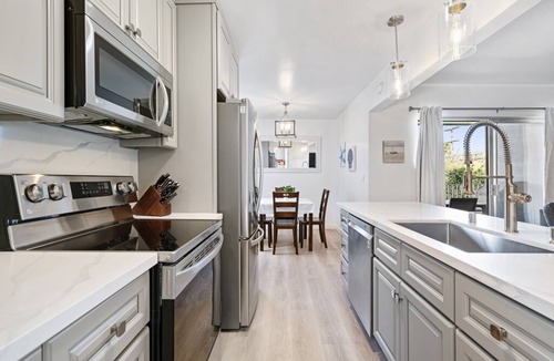 South Mission Beach Condo | South Mission Beach half block to the Pacific Ocean - West of Mission Blvd