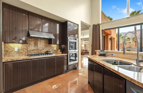 Palm Springs House | South Palm Springs! Luxe Contemporary Home with towering mountain views.