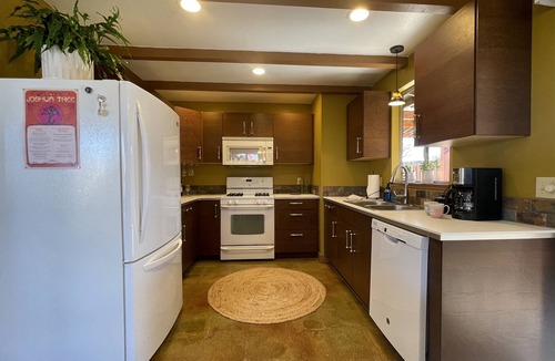 Twentynine Palms House | Southwest Modern ツ Private Pool ❤︎ 3 miles to north gate JTNP ツ AC ❤︎ Fireplace
