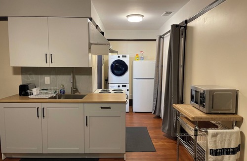 Grand Lake House | Spacious 1-bedroom in Oakland with AC