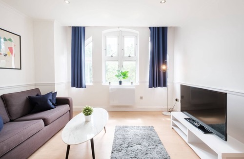 Fitzrovia Apartment | Spacious 1BR in The Heart of Fitzrovia